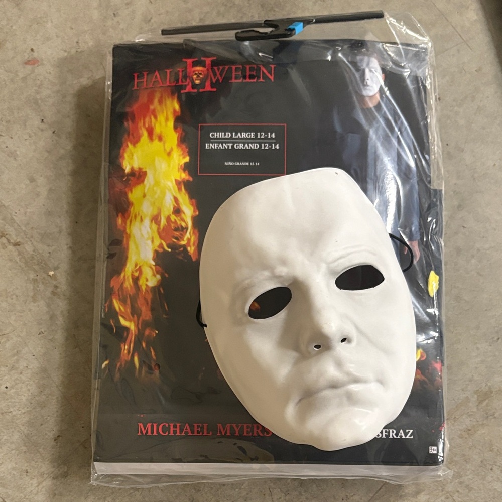 Michael Myers Costume w/White Halloween Mask